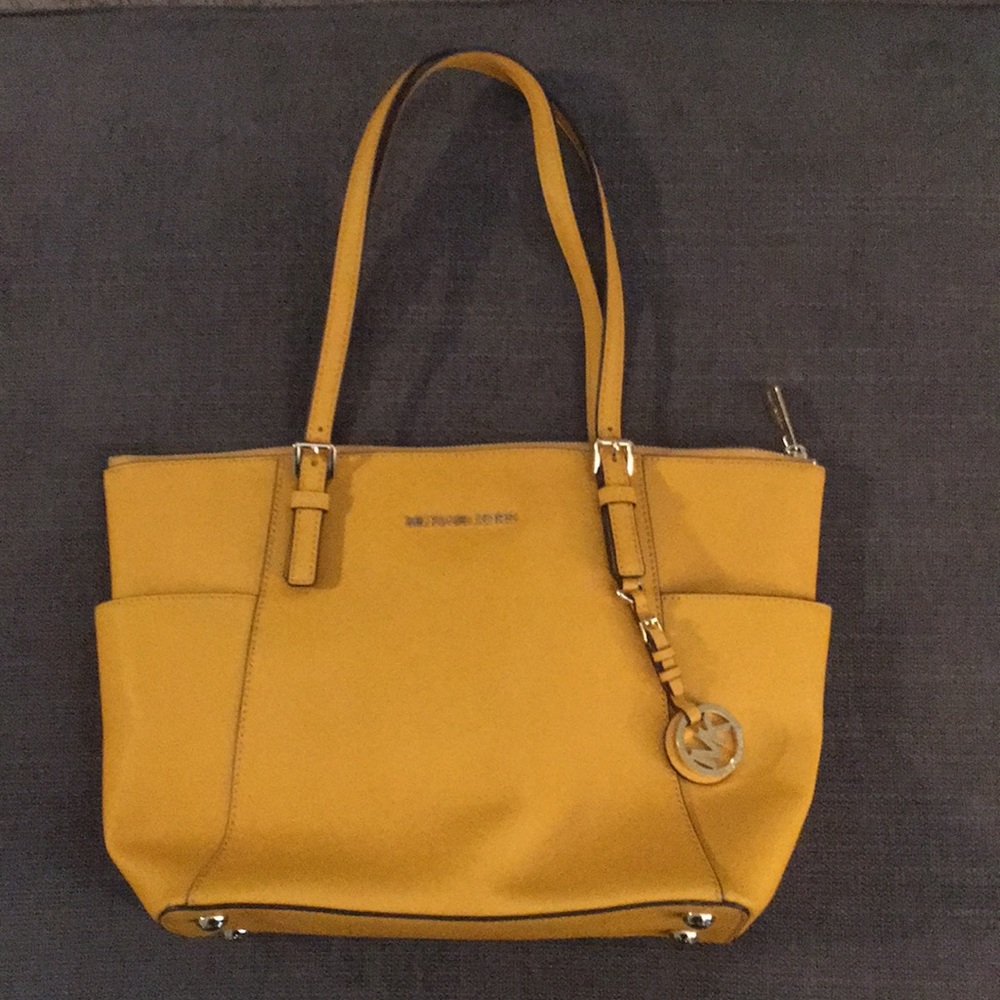 Michael Kors jet set east west top zip large tote